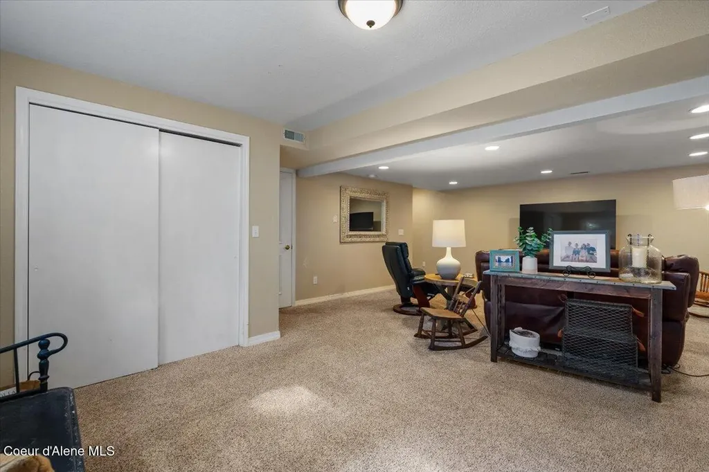 12321 N Sherwood Court Hayden ID 83835