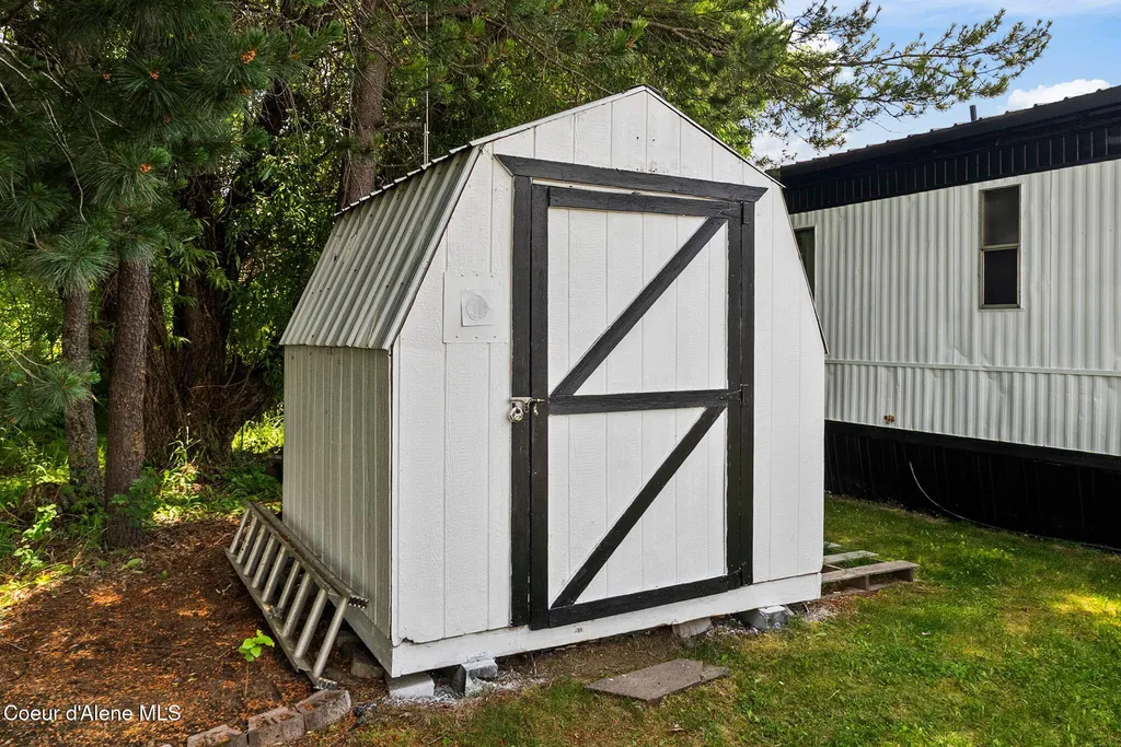 1100 Kootenai Cutoff Road Ponderay ID 83852