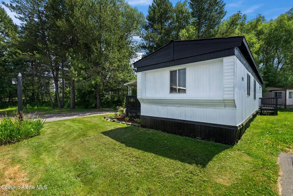 1100 Kootenai Cutoff Road Ponderay ID 83852