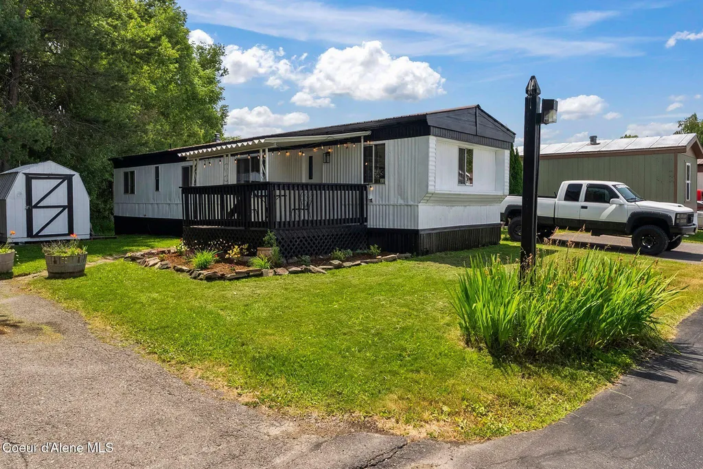 1100 Kootenai Cutoff Road Ponderay ID 83852