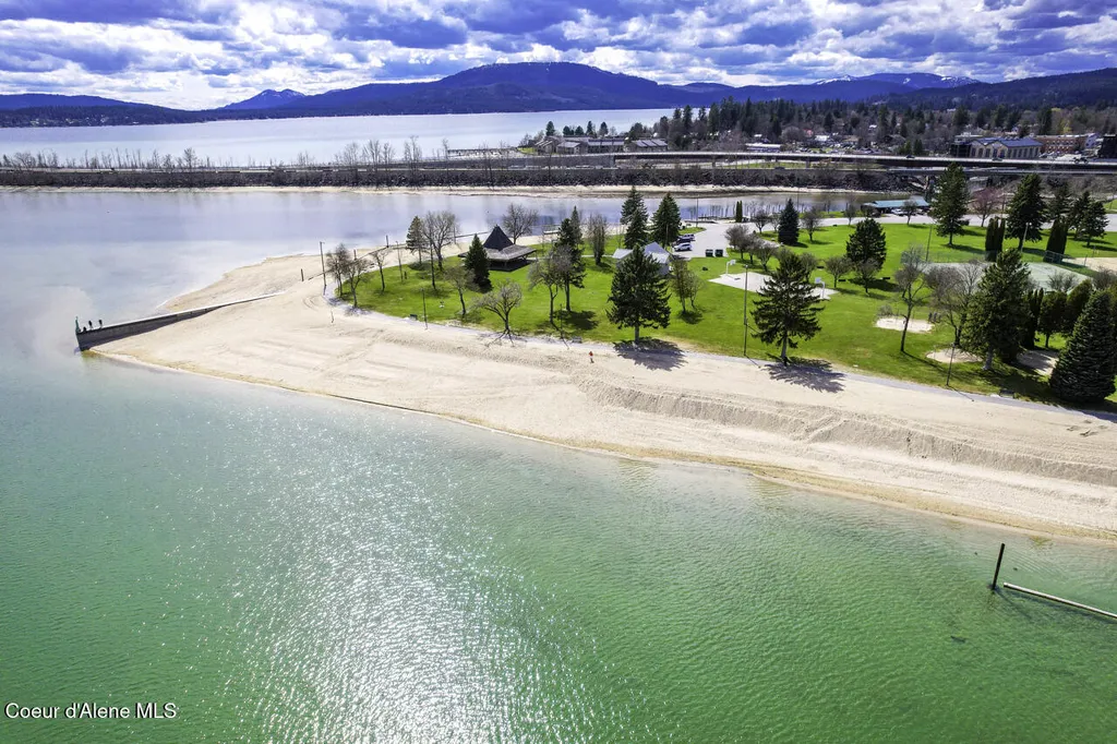 1100 Kootenai Cutoff Road Ponderay ID 83852