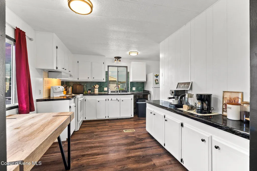 1100 Kootenai Cutoff Road Ponderay ID 83852