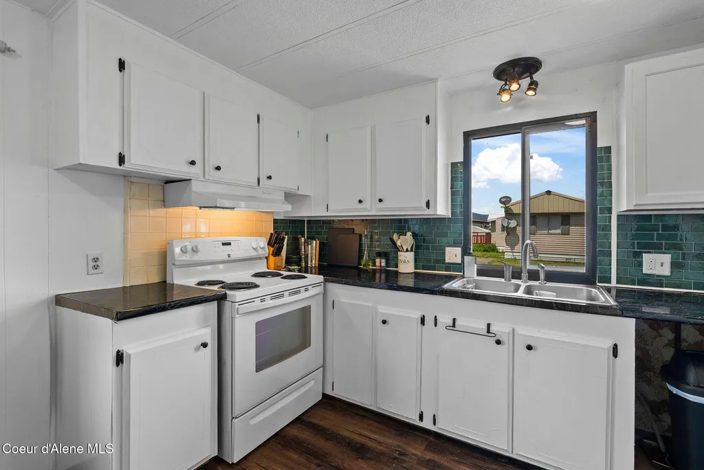 1100 Kootenai Cutoff Road Ponderay ID 83852