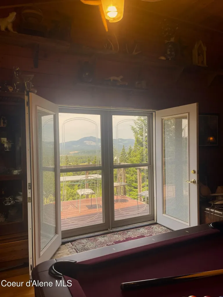 21160 N Corbin Hill Road Hayden ID 83835