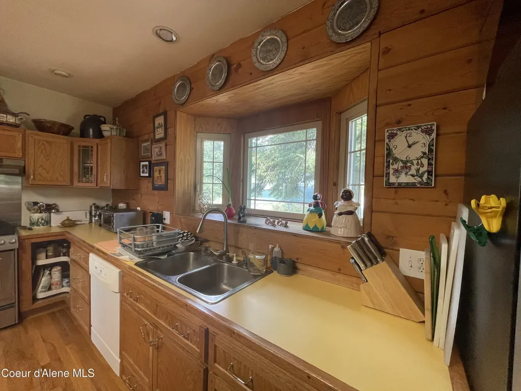 21160 N Corbin Hill Road Hayden ID 83835