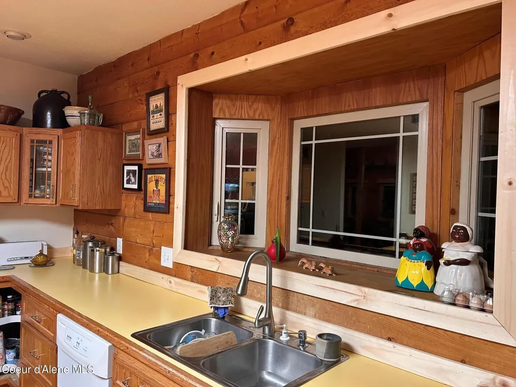 21160 N Corbin Hill Road Hayden ID 83835