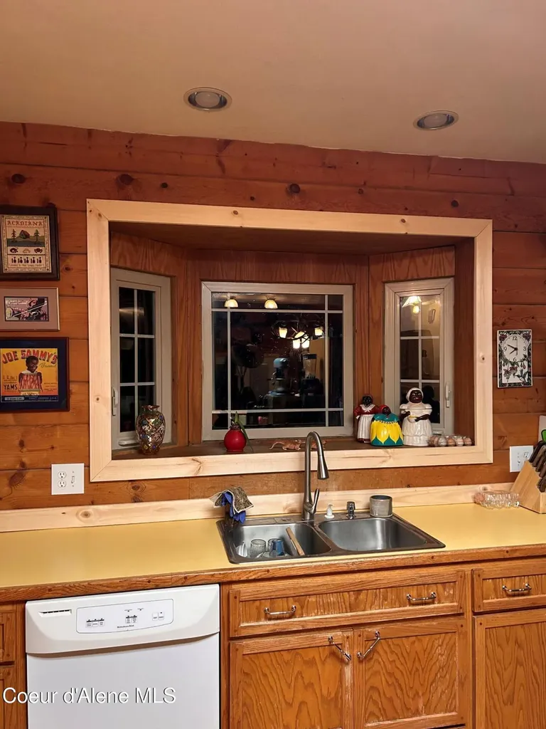21160 N Corbin Hill Road Hayden ID 83835
