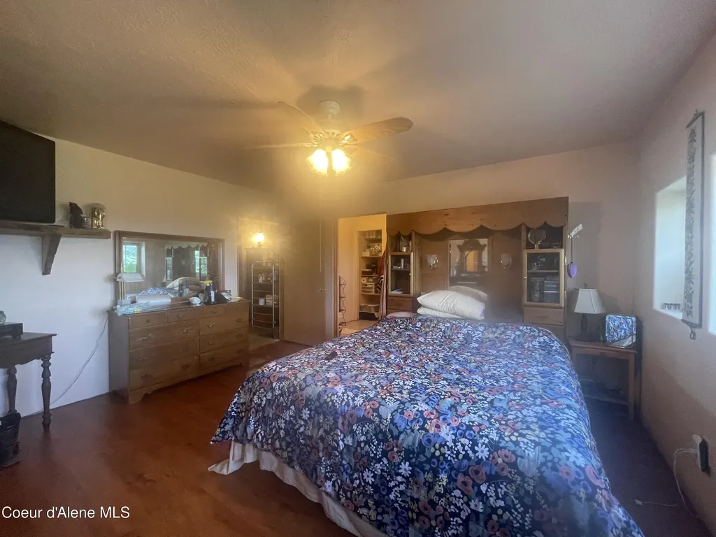 21160 N Corbin Hill Road Hayden ID 83835