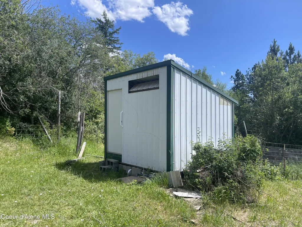 21160 N Corbin Hill Road Hayden ID 83835