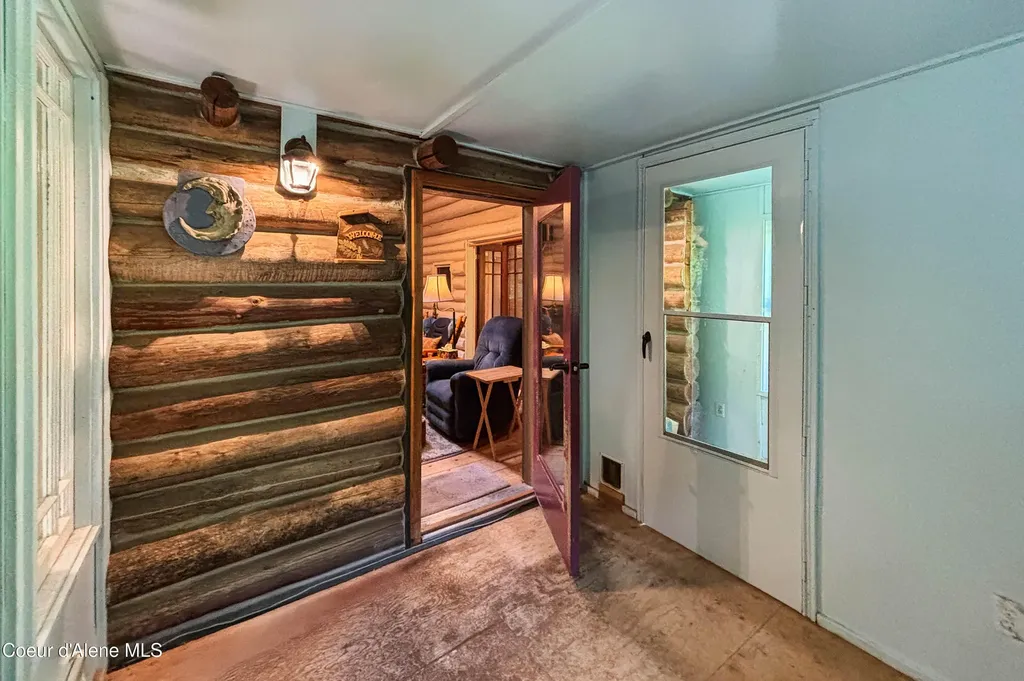 1283 N Wrenco Road Sandpoint ID 83864