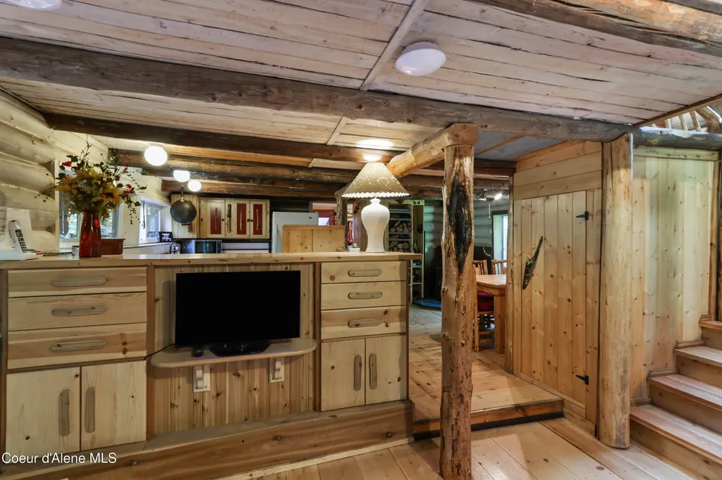 1283 N Wrenco Road Sandpoint ID 83864