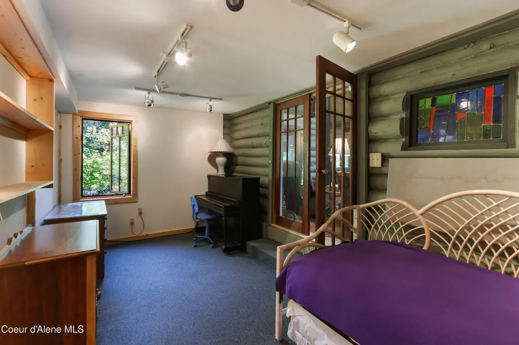 1283 N Wrenco Road Sandpoint ID 83864
