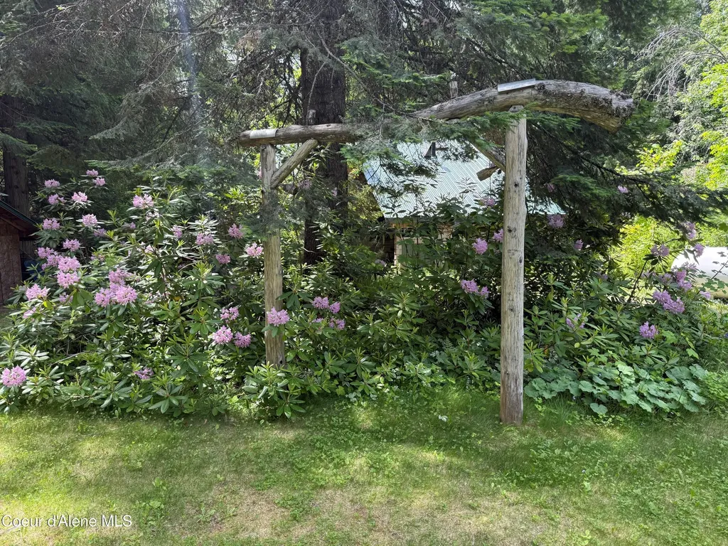 1283 N Wrenco Road Sandpoint ID 83864