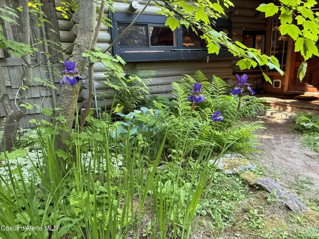 1283 N Wrenco Road Sandpoint ID 83864