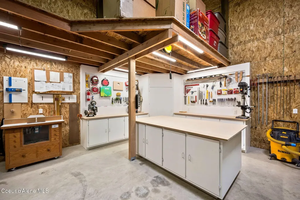 11683 E Whitetail Drive Athol ID 83801