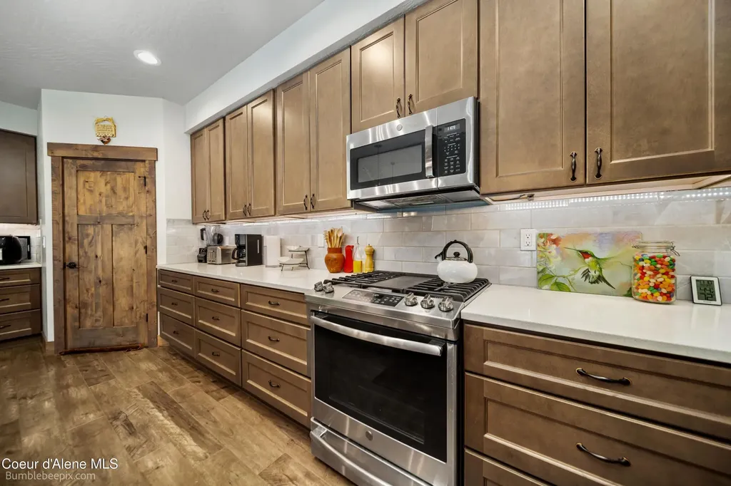 1402 W Wayward Circle Post Falls ID 83854
