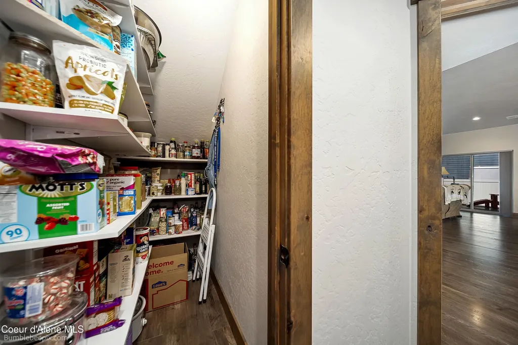 1402 W Wayward Circle Post Falls ID 83854