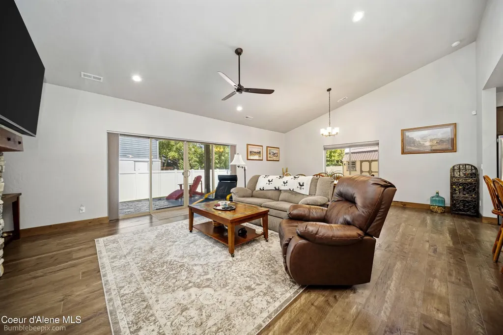 1402 W Wayward Circle Post Falls ID 83854