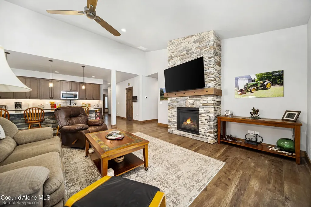 1402 W Wayward Circle Post Falls ID 83854