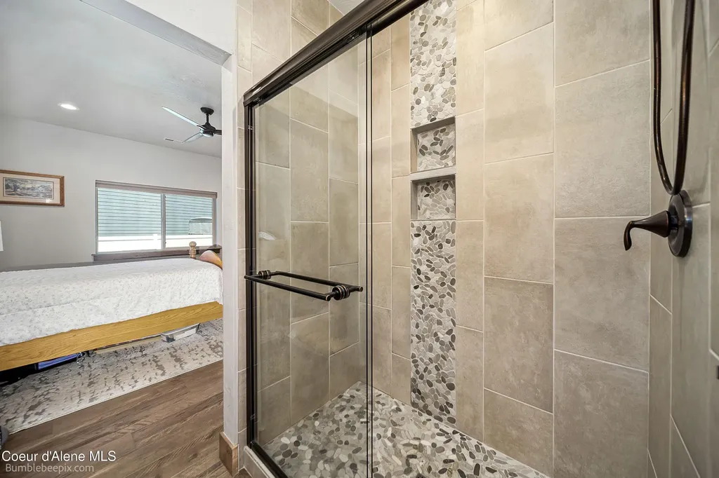 1402 W Wayward Circle Post Falls ID 83854