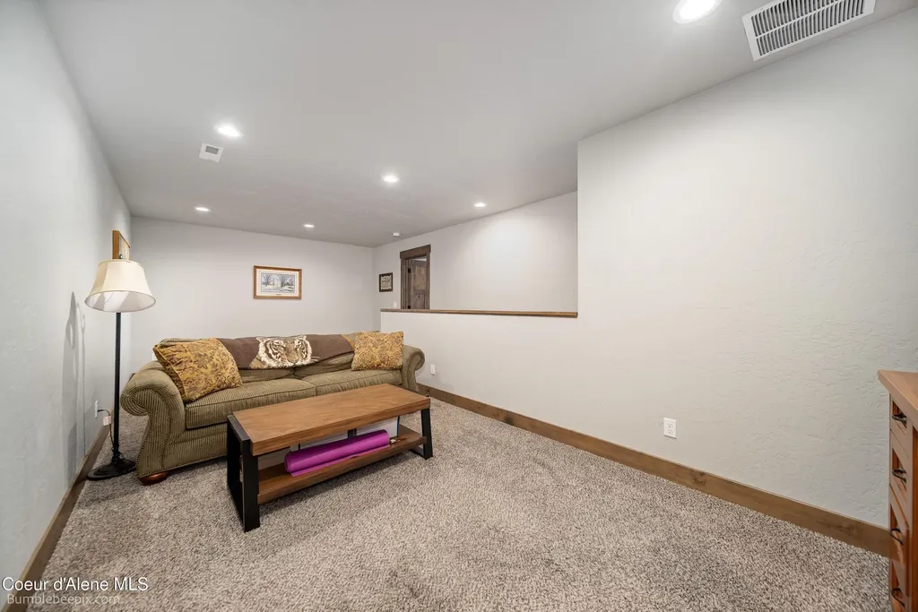1402 W Wayward Circle Post Falls ID 83854