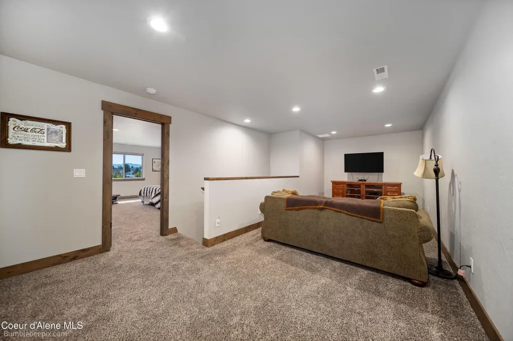 1402 W Wayward Circle Post Falls ID 83854