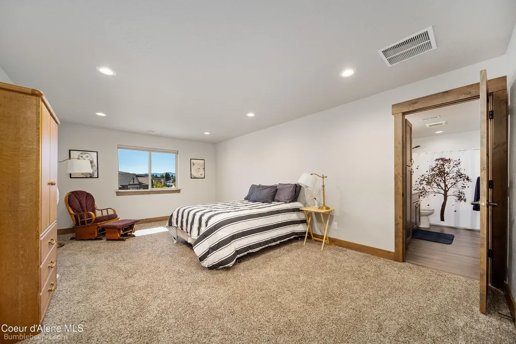 1402 W Wayward Circle Post Falls ID 83854