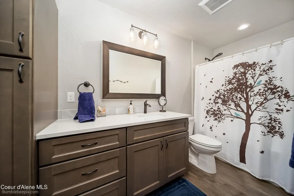 1402 W Wayward Circle Post Falls ID 83854