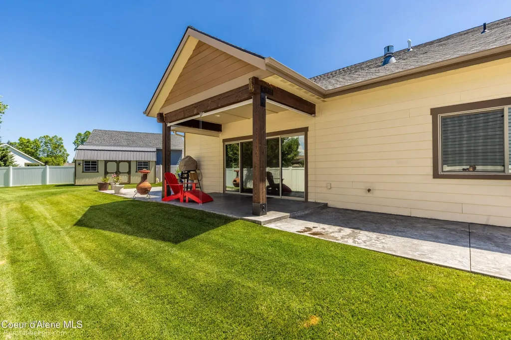 1402 W Wayward Circle Post Falls ID 83854