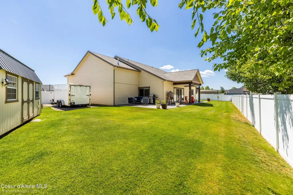 1402 W Wayward Circle Post Falls ID 83854