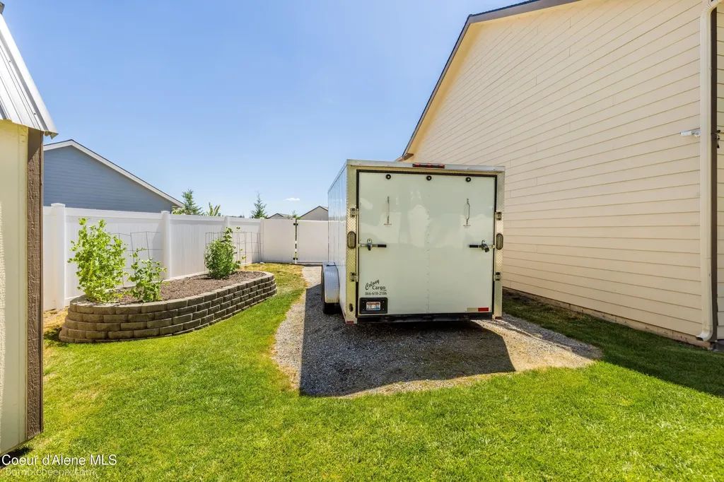 1402 W Wayward Circle Post Falls ID 83854