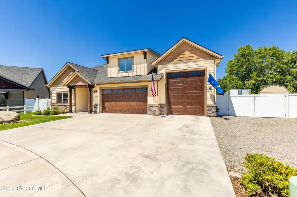 1402 W Wayward Circle Post Falls ID 83854
