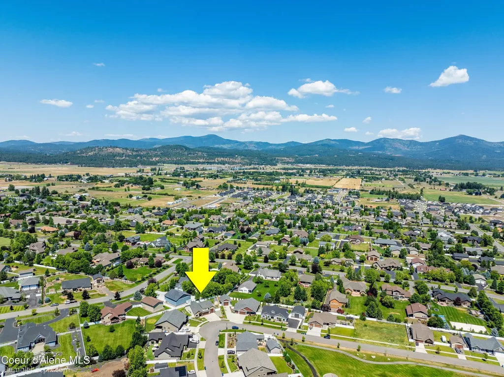 1402 W Wayward Circle Post Falls ID 83854