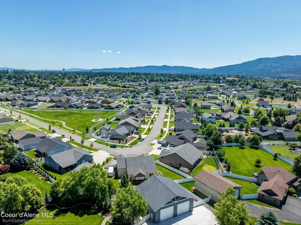 1402 W Wayward Circle Post Falls ID 83854