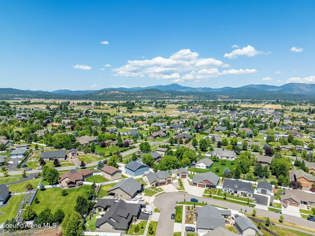 1402 W Wayward Circle Post Falls ID 83854
