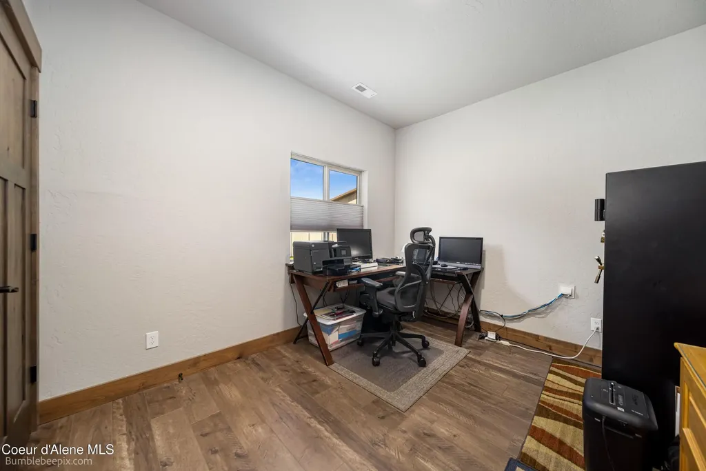 1402 W Wayward Circle Post Falls ID 83854