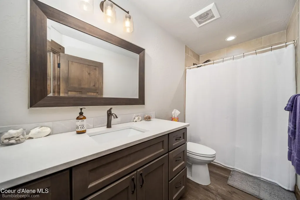 1402 W Wayward Circle Post Falls ID 83854
