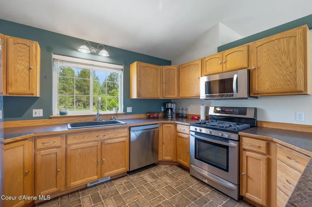 30267 N Wheatridge Road Athol ID 83801