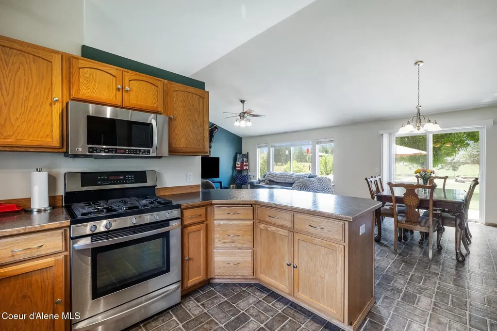 30267 N Wheatridge Road Athol ID 83801