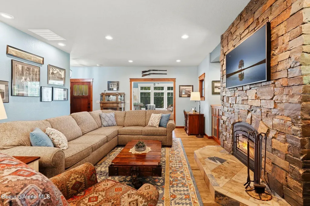 4127 Sagle Road Sagle ID 83860
