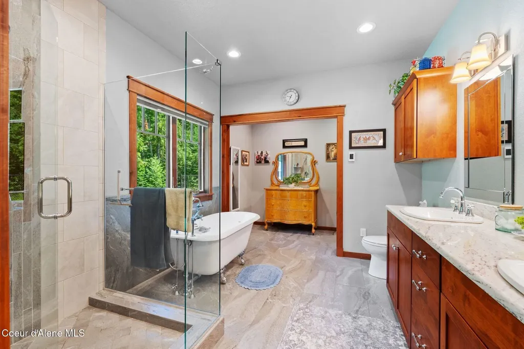 4127 Sagle Road Sagle ID 83860