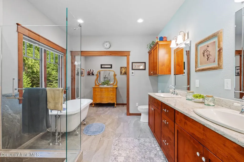 4127 Sagle Road Sagle ID 83860