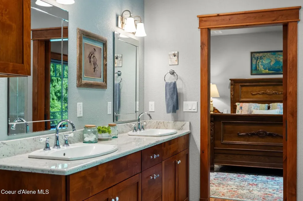 4127 Sagle Road Sagle ID 83860