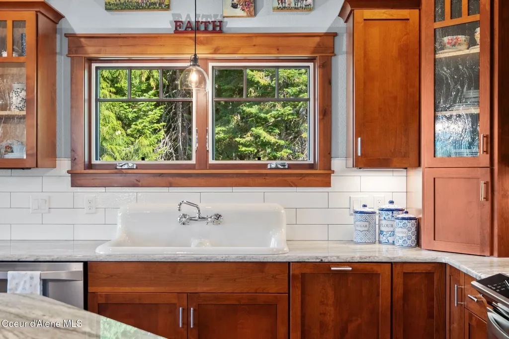 4127 Sagle Road Sagle ID 83860