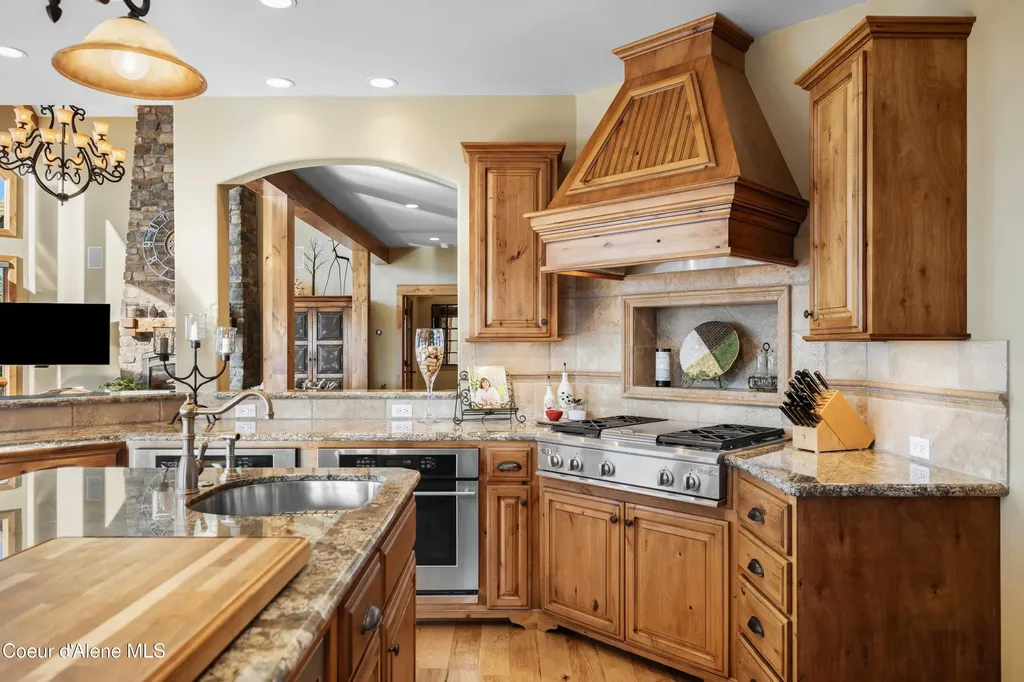 13277 S Ridgeview Loop Harrison ID 83833