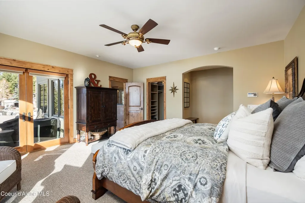 13277 S Ridgeview Loop Harrison ID 83833