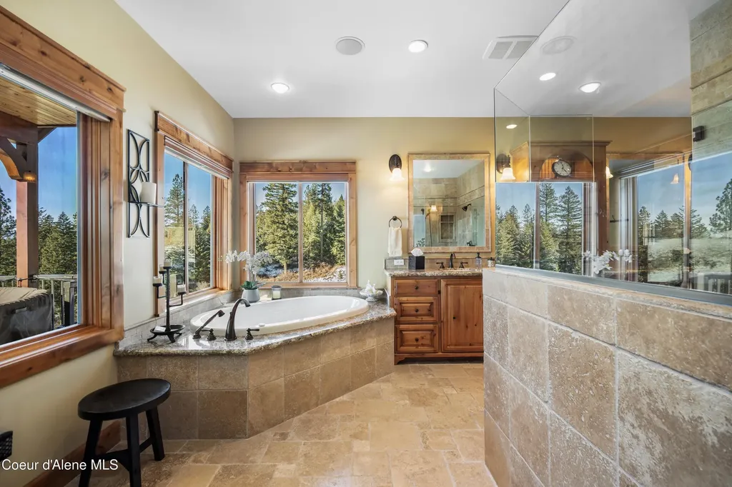 13277 S Ridgeview Loop Harrison ID 83833
