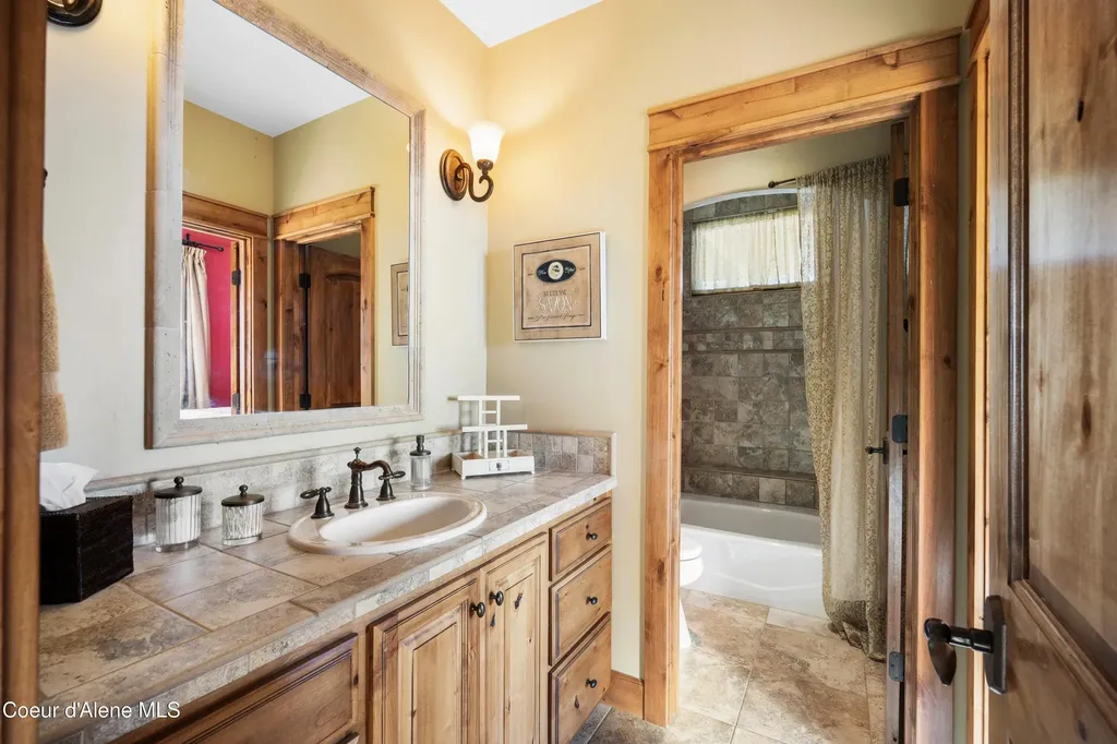 13277 S Ridgeview Loop Harrison ID 83833
