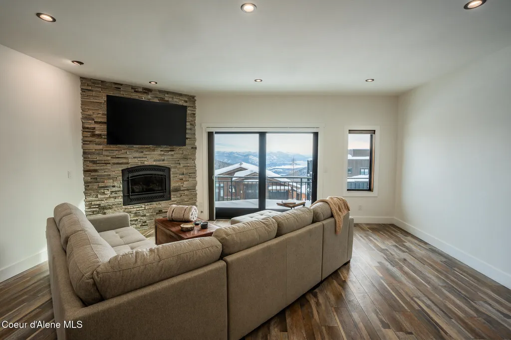 98 Chutes Lane Sandpoint ID 83864