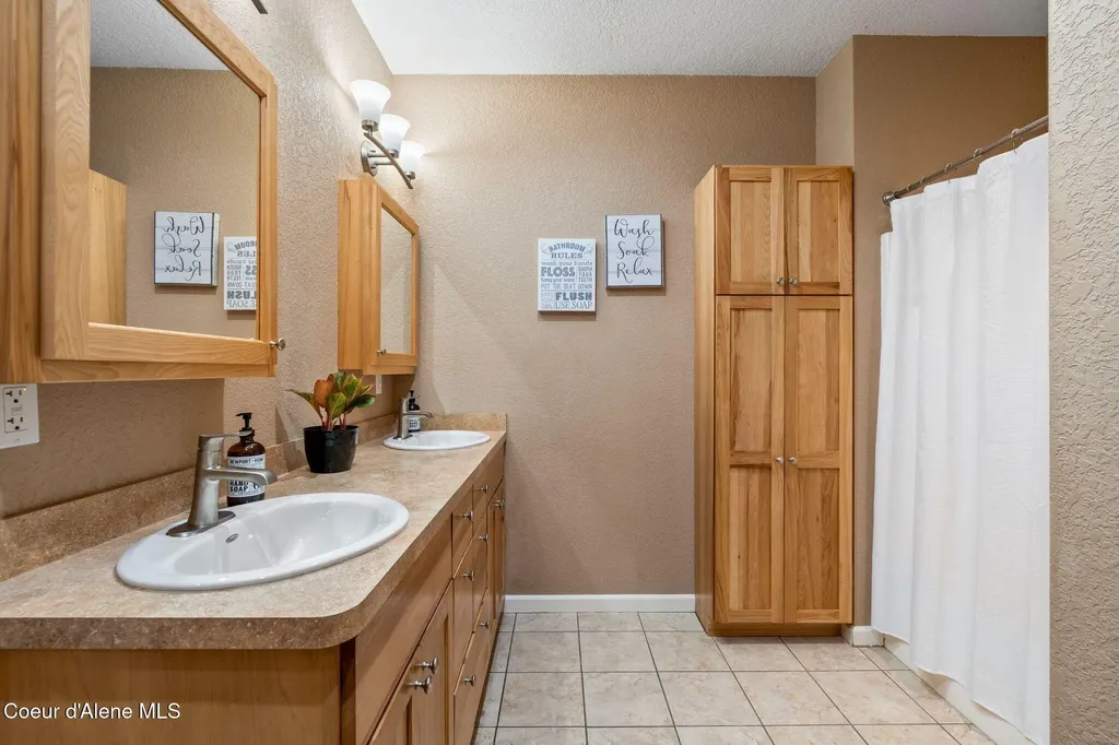 11605 N Boyer Road Sandpoint ID 83864